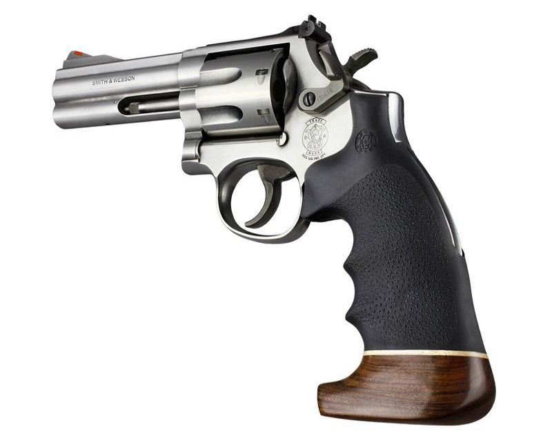 S&W K/L frame round butt conv with finger grooves wood/rubber 19006